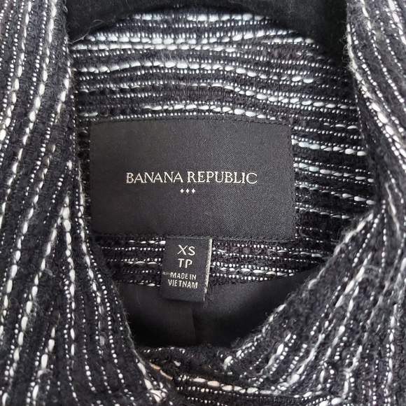 Cropped Banana Republic Zip Tweed Jacket - Picture 2 of 5